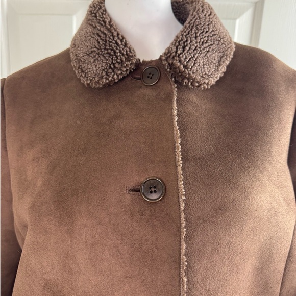 LANDS' END BROWN BUTTON FAUX FUR JACKET SIZE M. - Picture 3 of 16